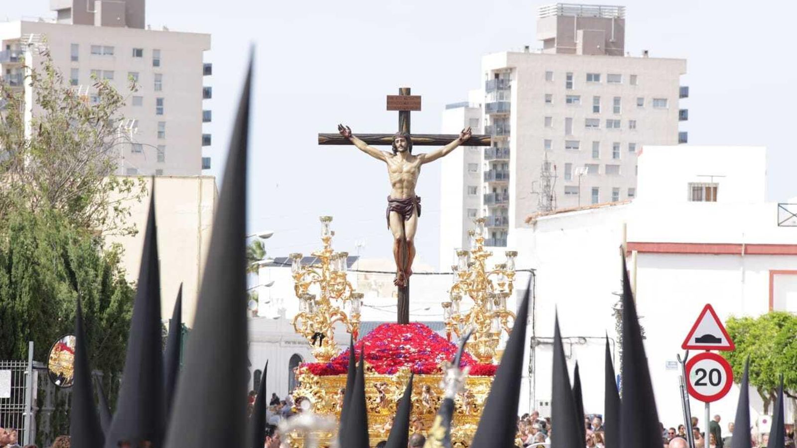 El Santísimo Cristo del Perdón, a su paso por La Casería.