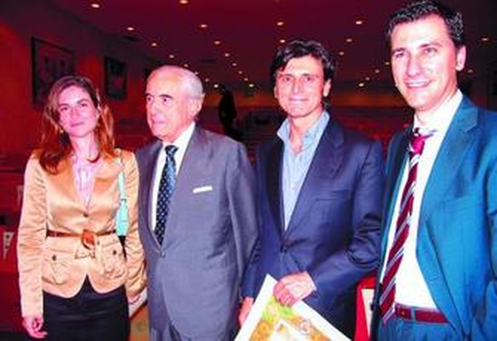 Los doctores Inmaculada Rodríguez (accésit) , Manuel Hernández Peña (segundo premio), José Manuel López-Millán Infantes (primer premio) y Manel Fernández Sánchez (tercer premio).