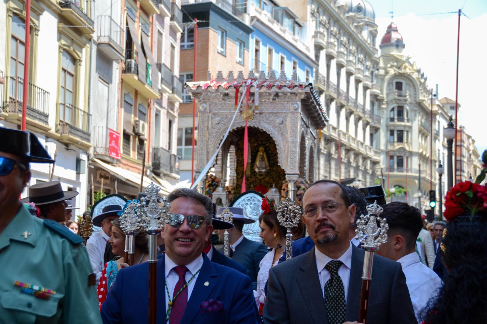 La salida de la Hermandad del Rocío de Granada, en imágenes