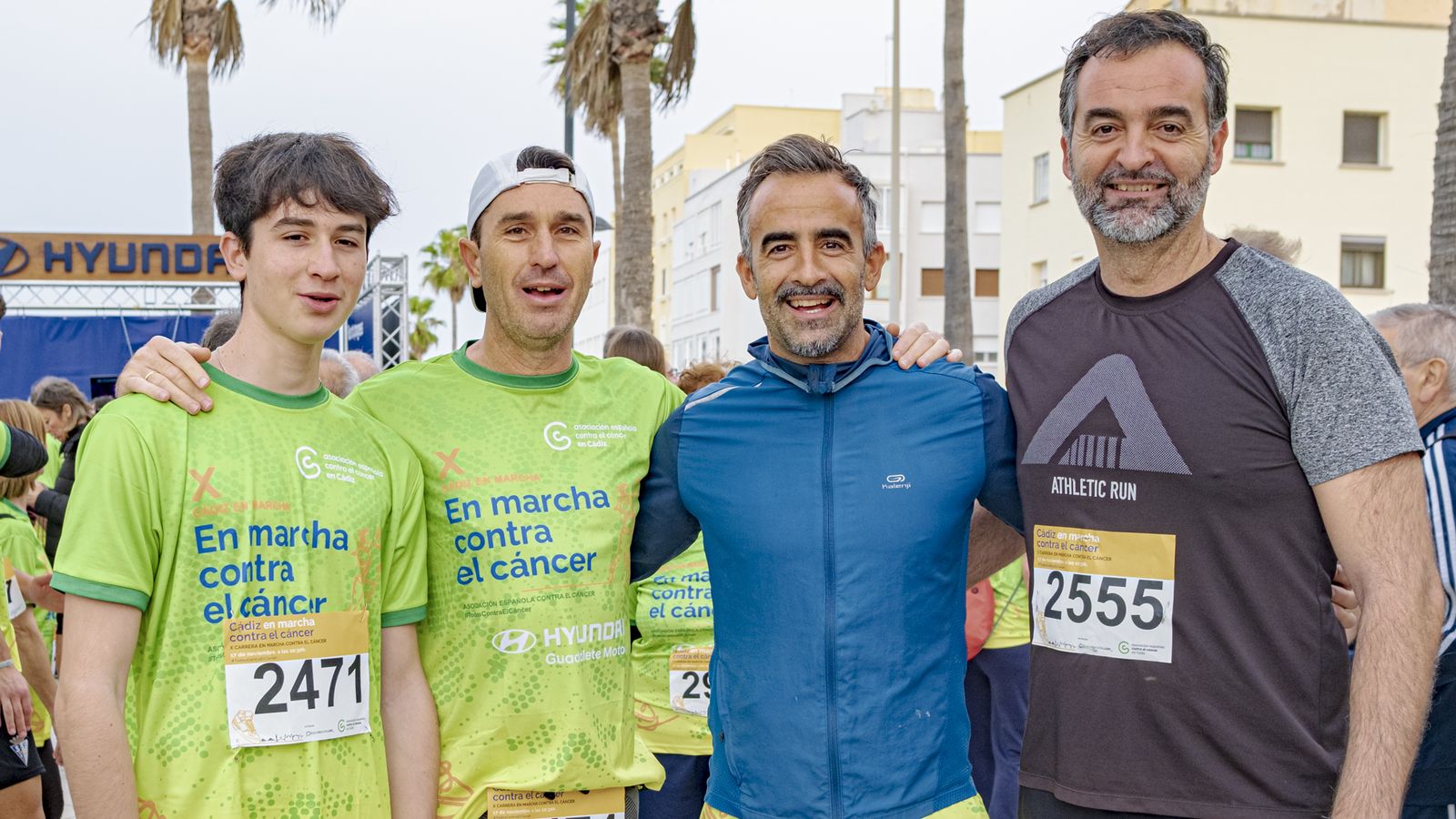Búscate entre las fotos de la X carrera Cádiz en marcha contra el cáncer