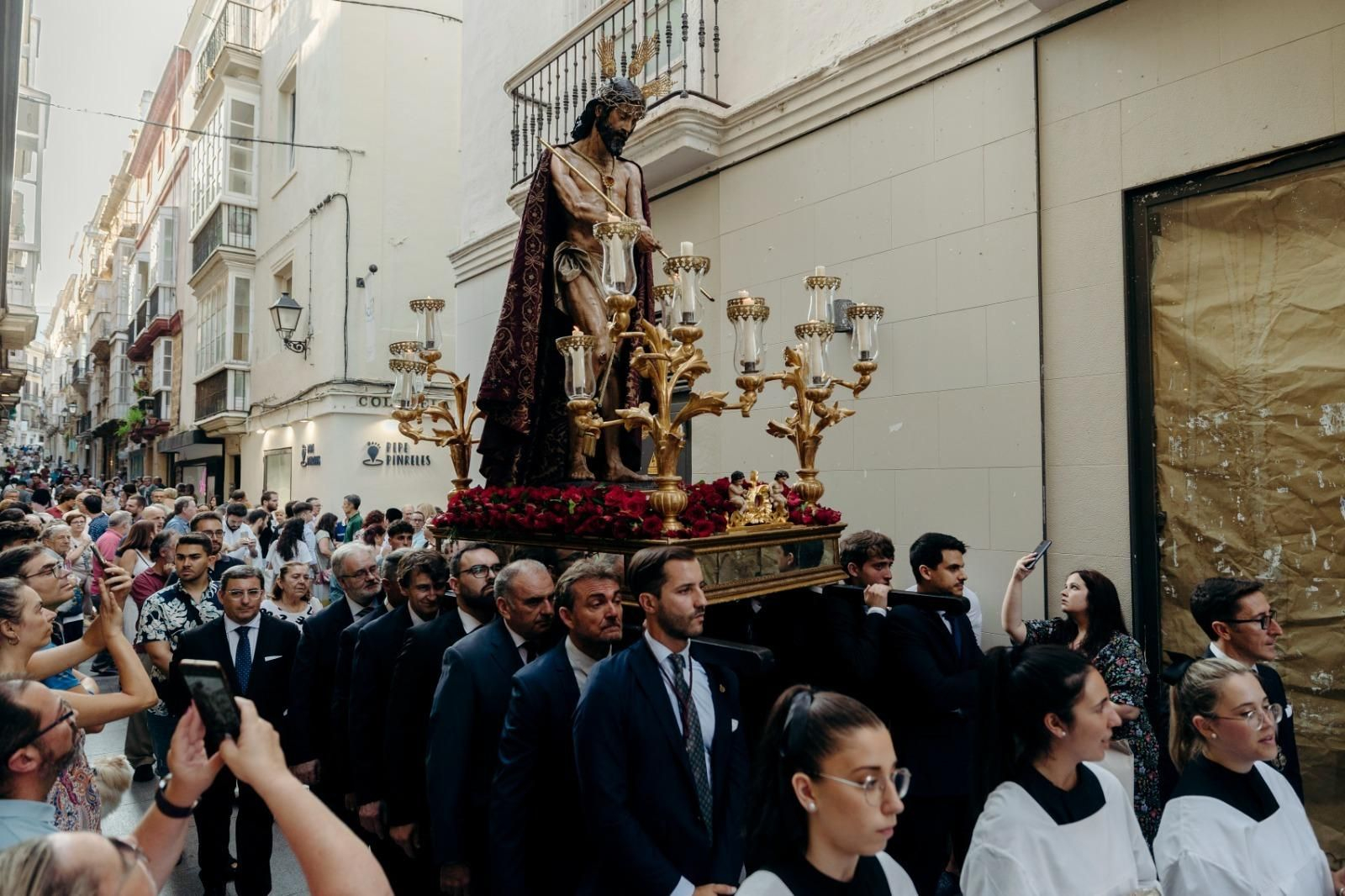 Así ha sido el traslado del Ecce Homo a la iglesia de San Juan de Dios