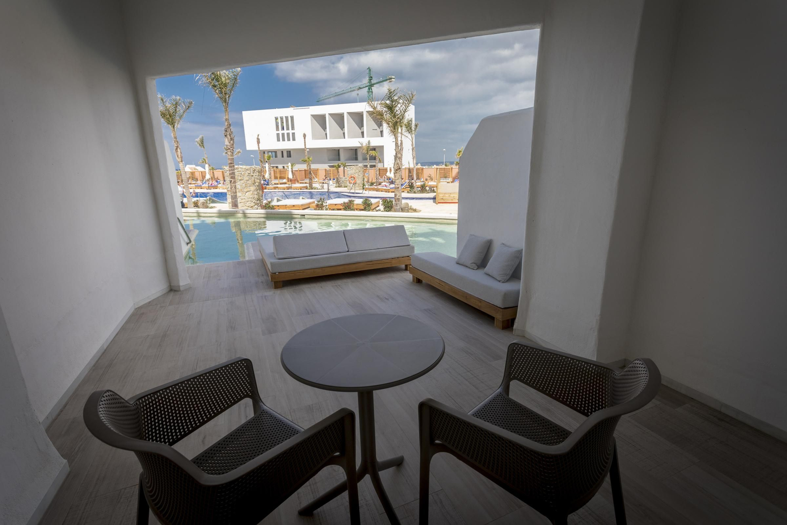 El hotel Zahara Beach & Spa, en imágenes