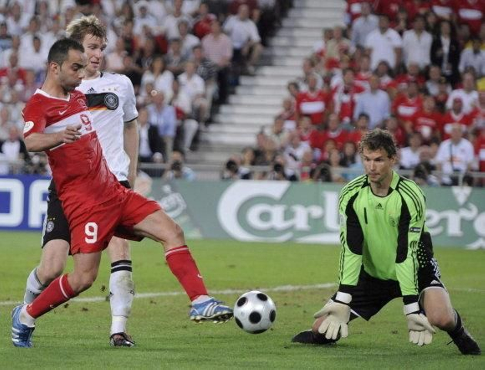 Rustu-Lehmann: un duelo en la decadencia Rustu-Lehmann: un duelo en la decadencia