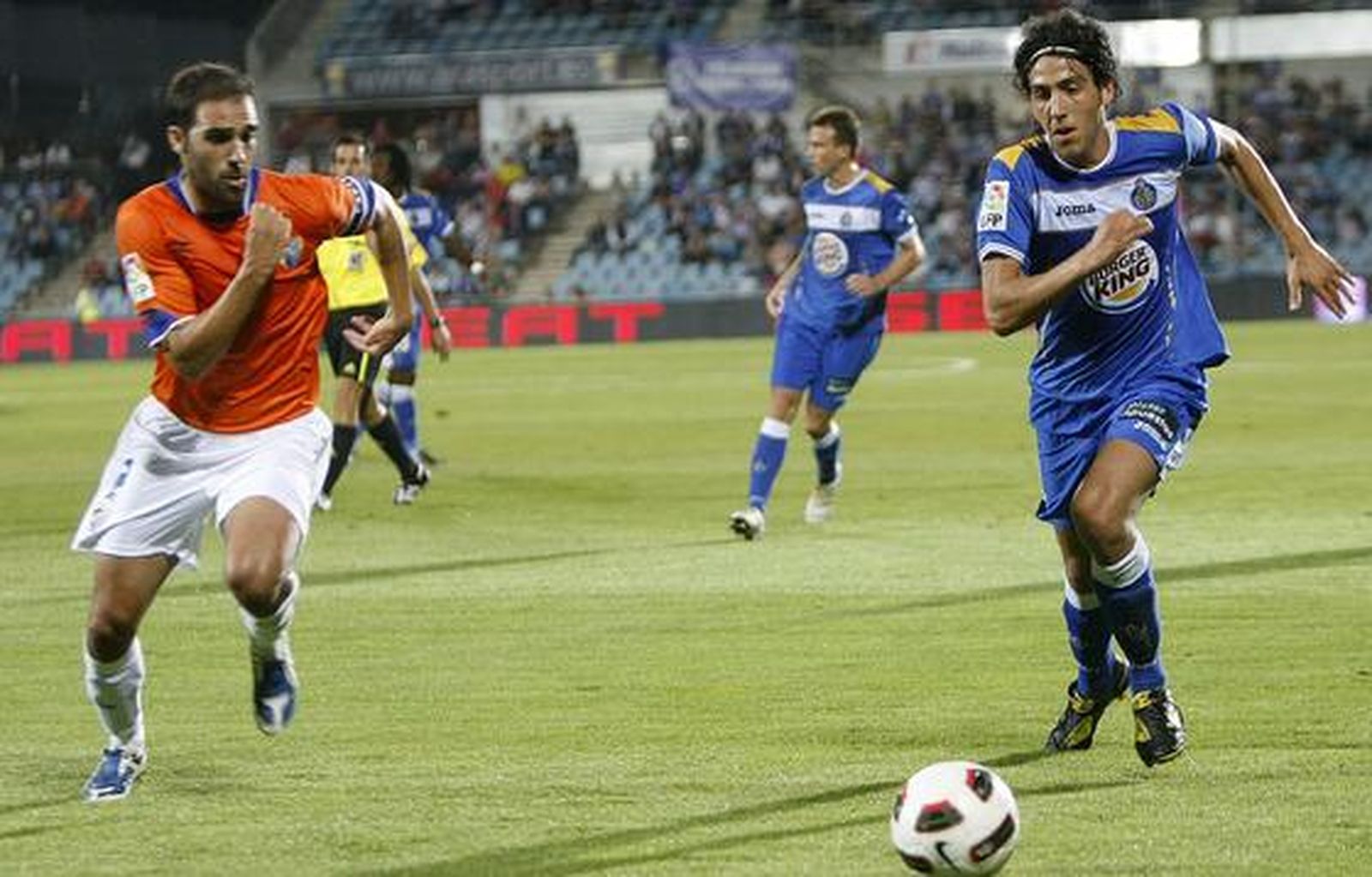 El Málaga gana su segundo partido de la temporada en Liga en casa del Getafe. / EFE