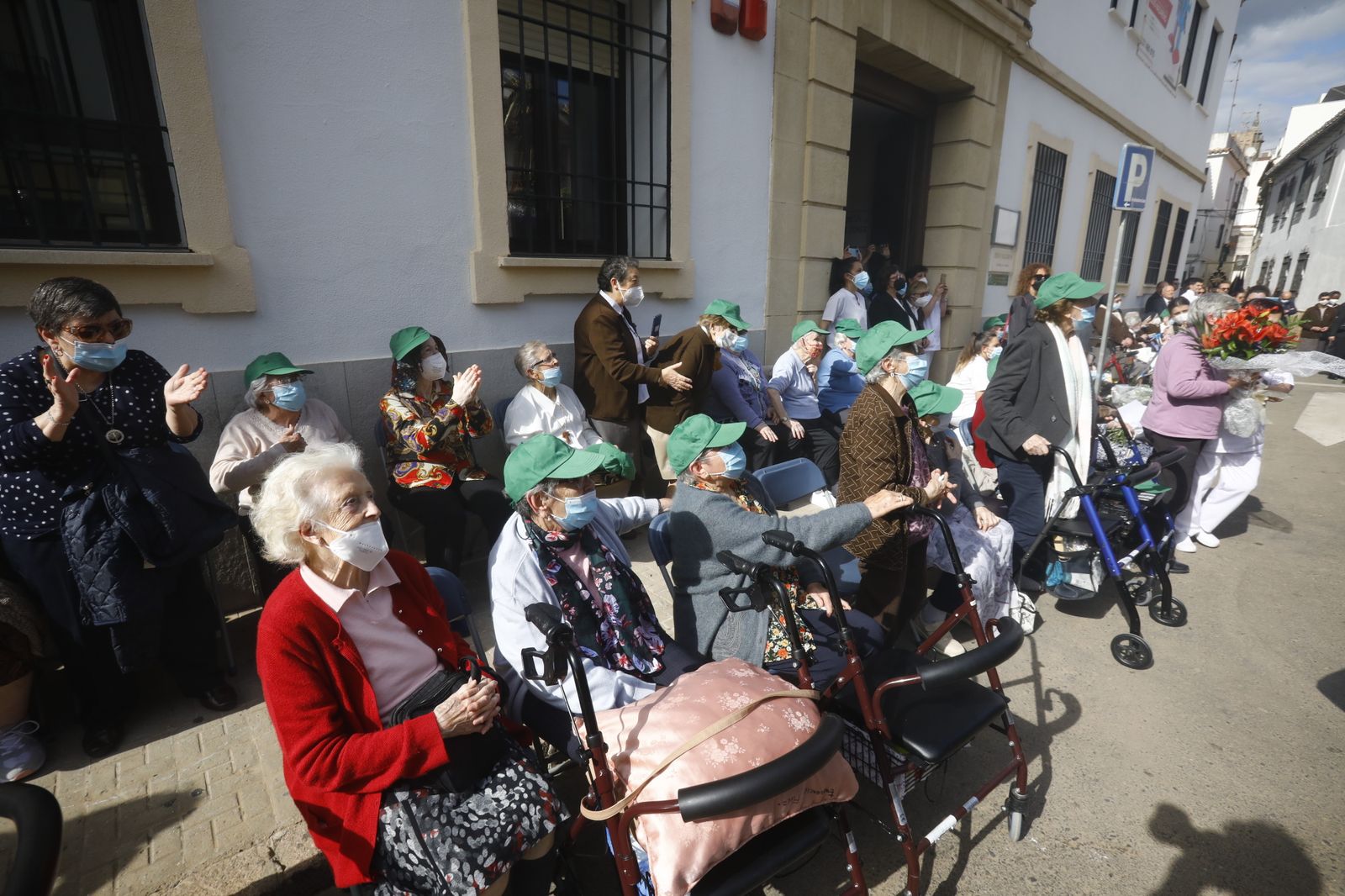 Jueves Santo en Córdoba: La procesión del Nazareno, en imágenes