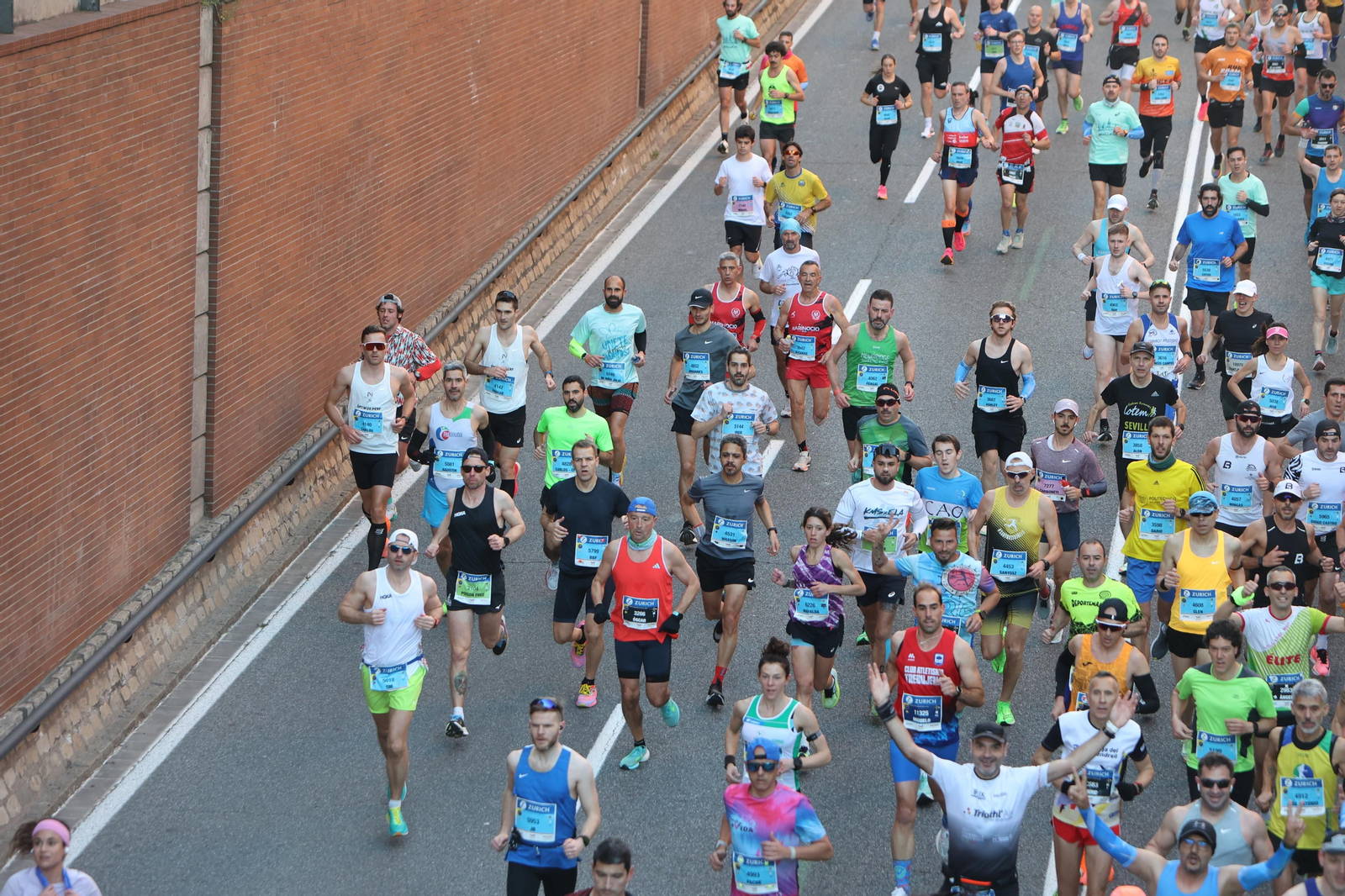 Búscate en la Zurich maratón de Sevilla