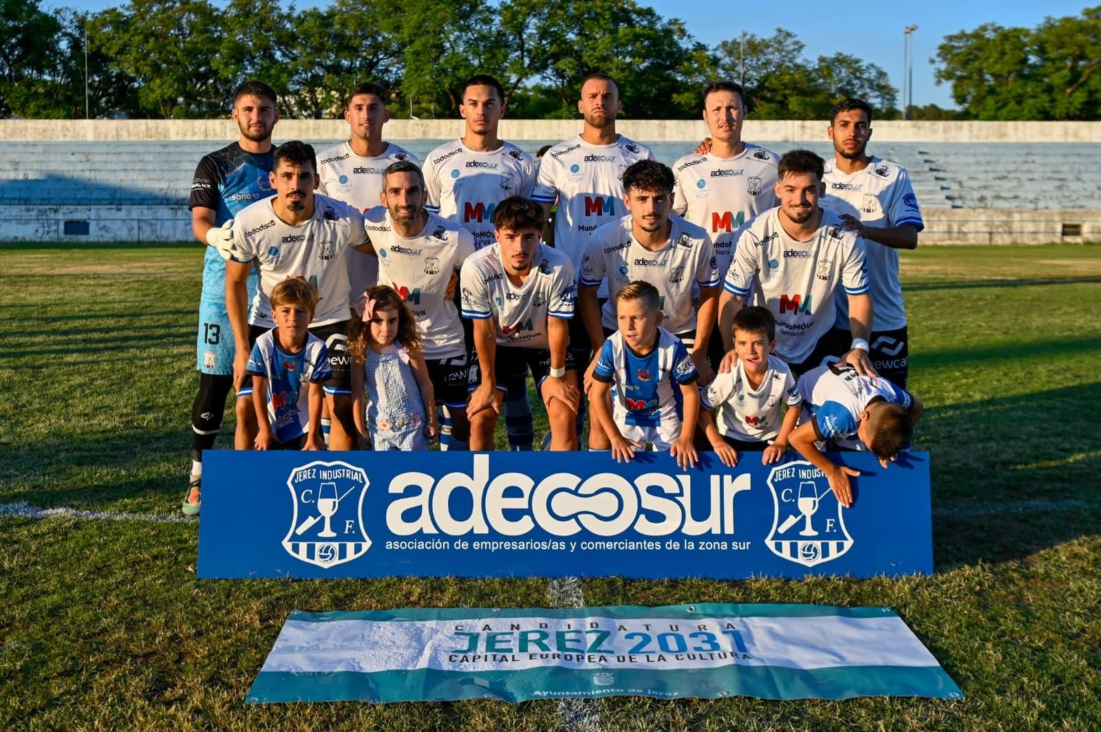 Las mejores imágenes del Jerez Industrial-Sanluqueño en el Pedro Garrido