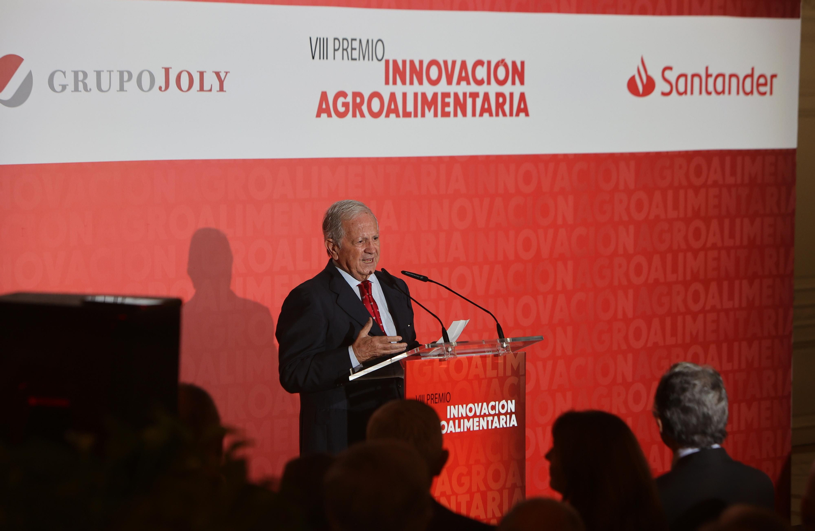 Las mejores imágenes de la entrega del VIII premio agroalimentario Banco Santander a José Gandía