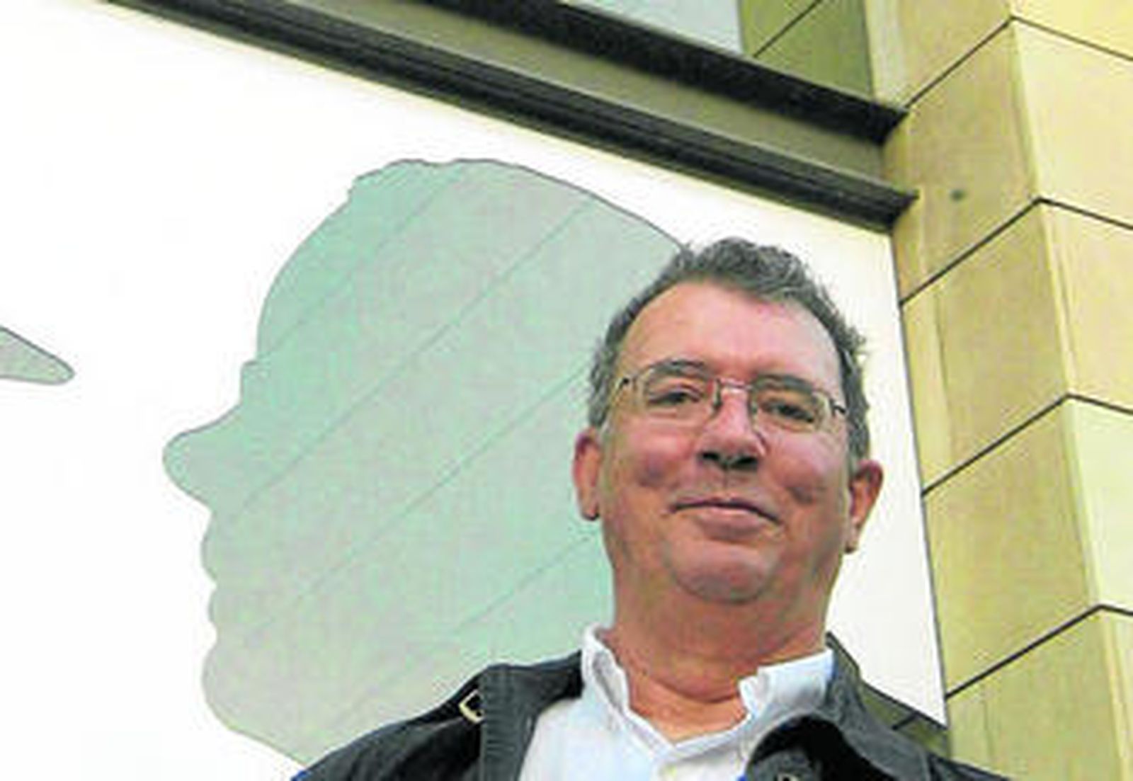 El escritor colombiano Darío Jaramillo.