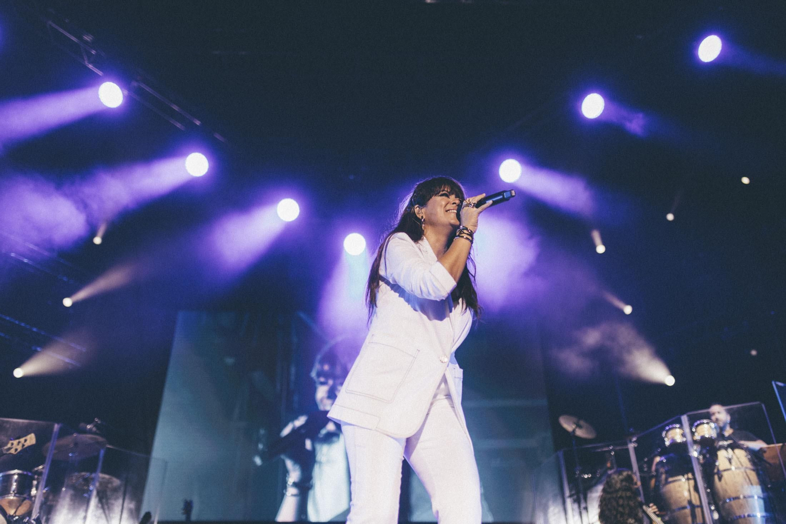 Imágenes del concierto de Vanesa Martín en la Plaza de Toros de La Merced