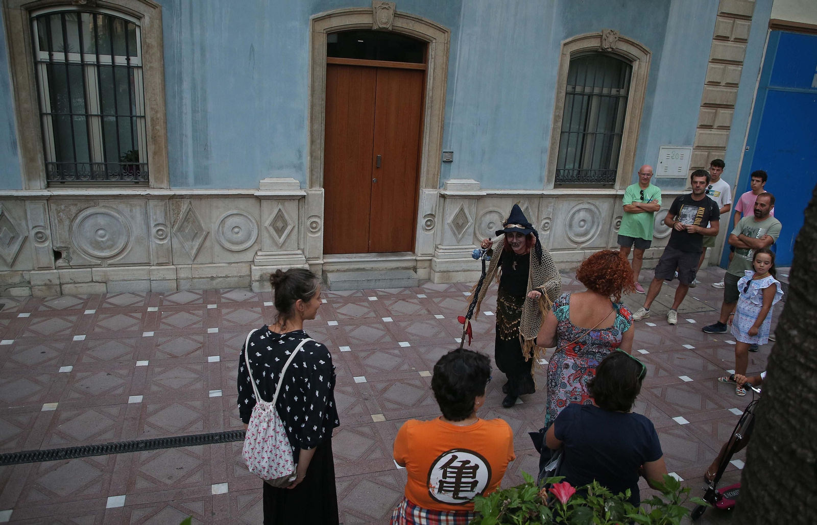 La primera ruta turística teatralizada por el centro de La Línea, en imágenes