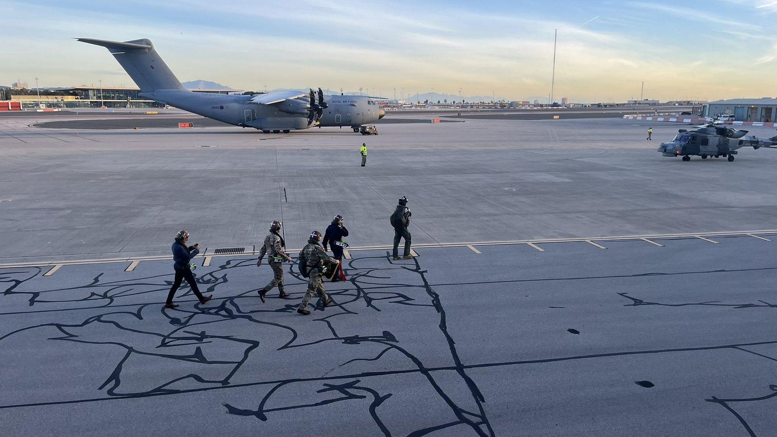 Solados de la RAF, en el aeropuerto de Gibraltar.