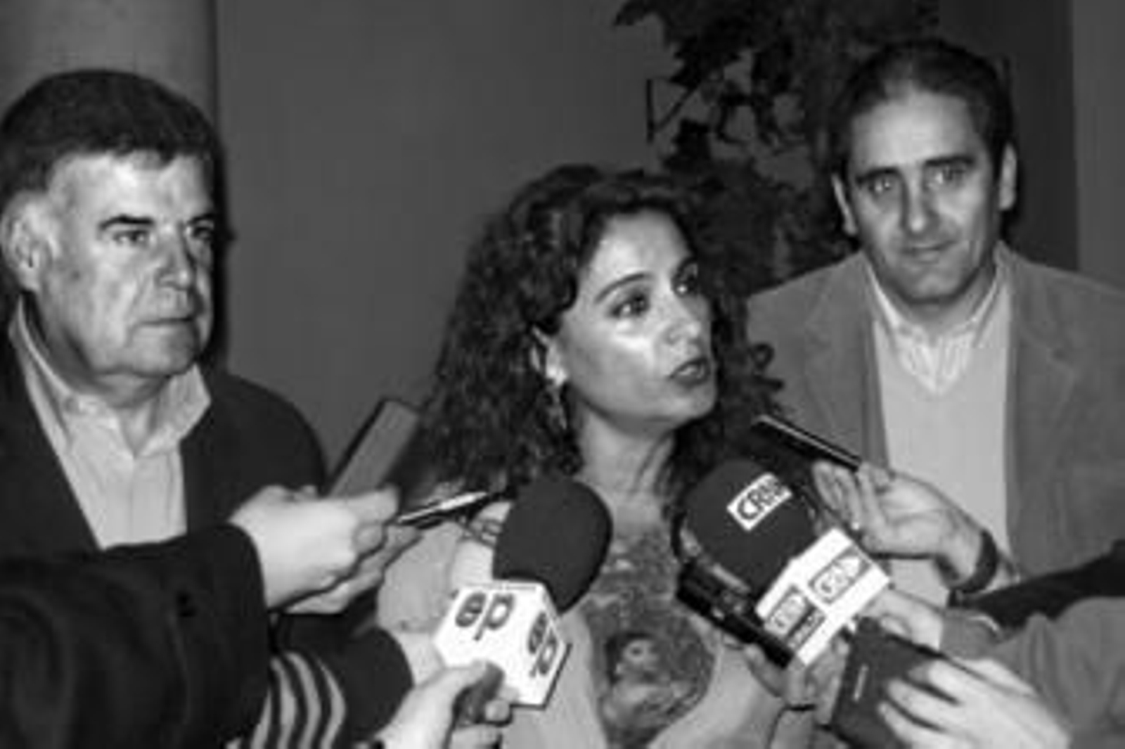 María Jesús Montero, ayer junto a José Antonio Viera en la presentación del programa electoral.