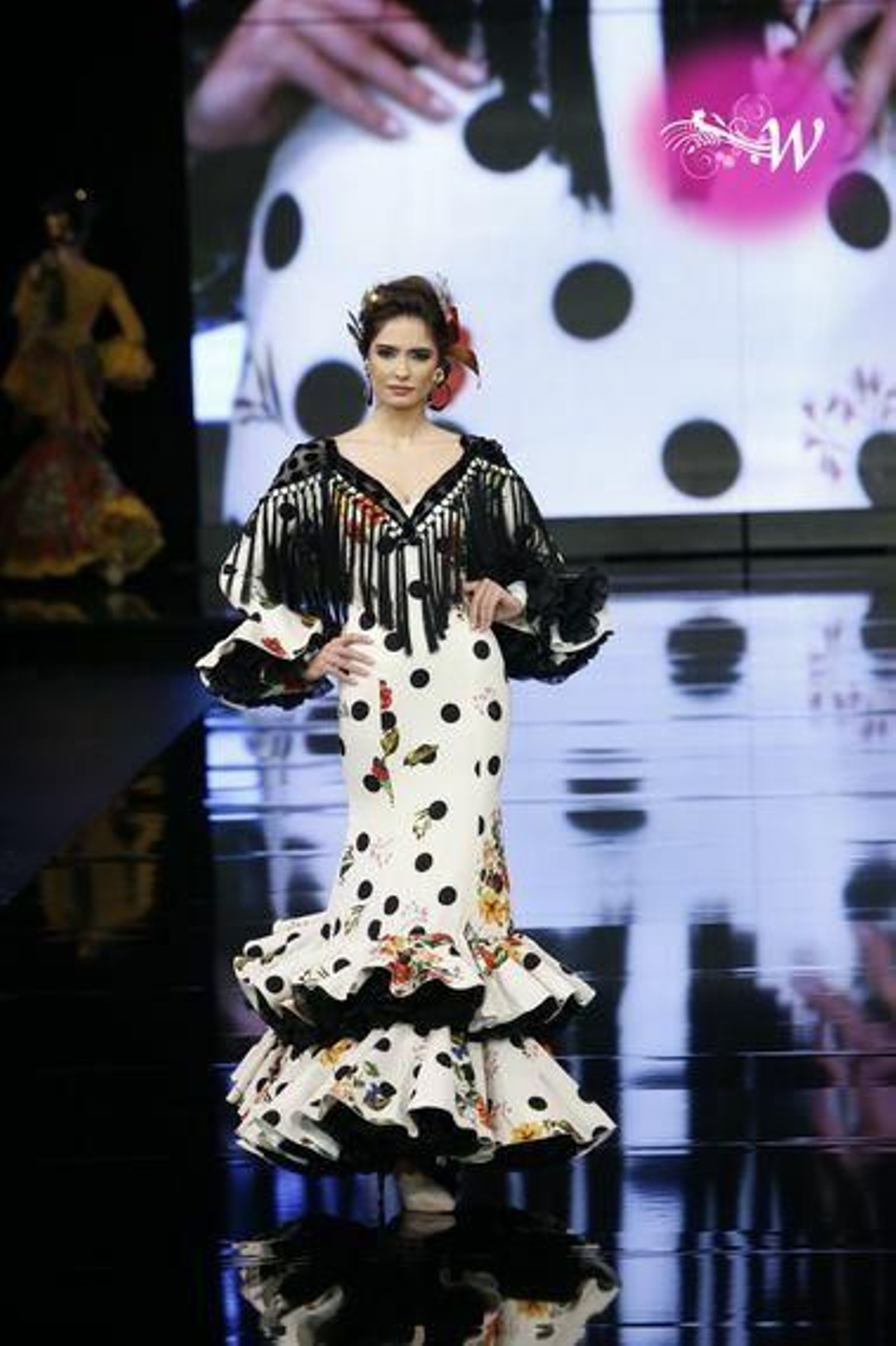 Yolanda Moda Flamenca soprende con 'Firmamento', así es su nueva colección para Simof 2020