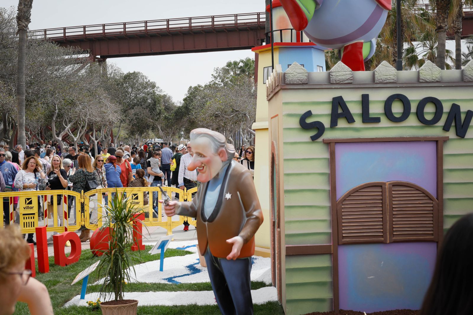 Las mejores imágenes de la "Globotá" en las fallas de Almería