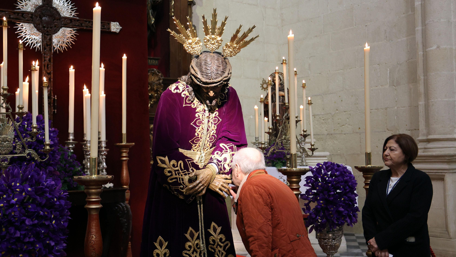 Besamanos y besapies del Miércoles de Ceniza en Jerez Besamanos y besapíes del miércoles de ceniza en Jerez