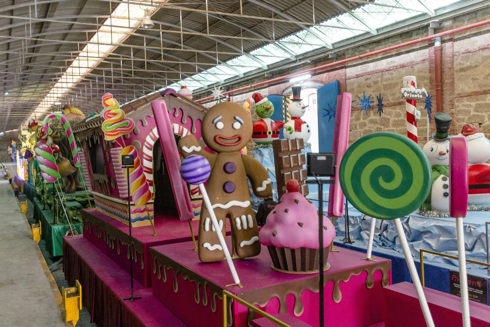 Reyes Magos en Cádiz: Imágenes de las carrozas  de la Cabalgata
