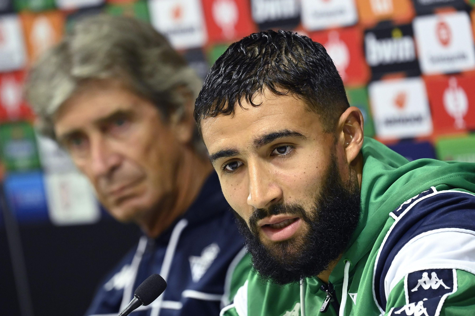 Fekir, durante la rueda de prensa que ofreció en Budapest.