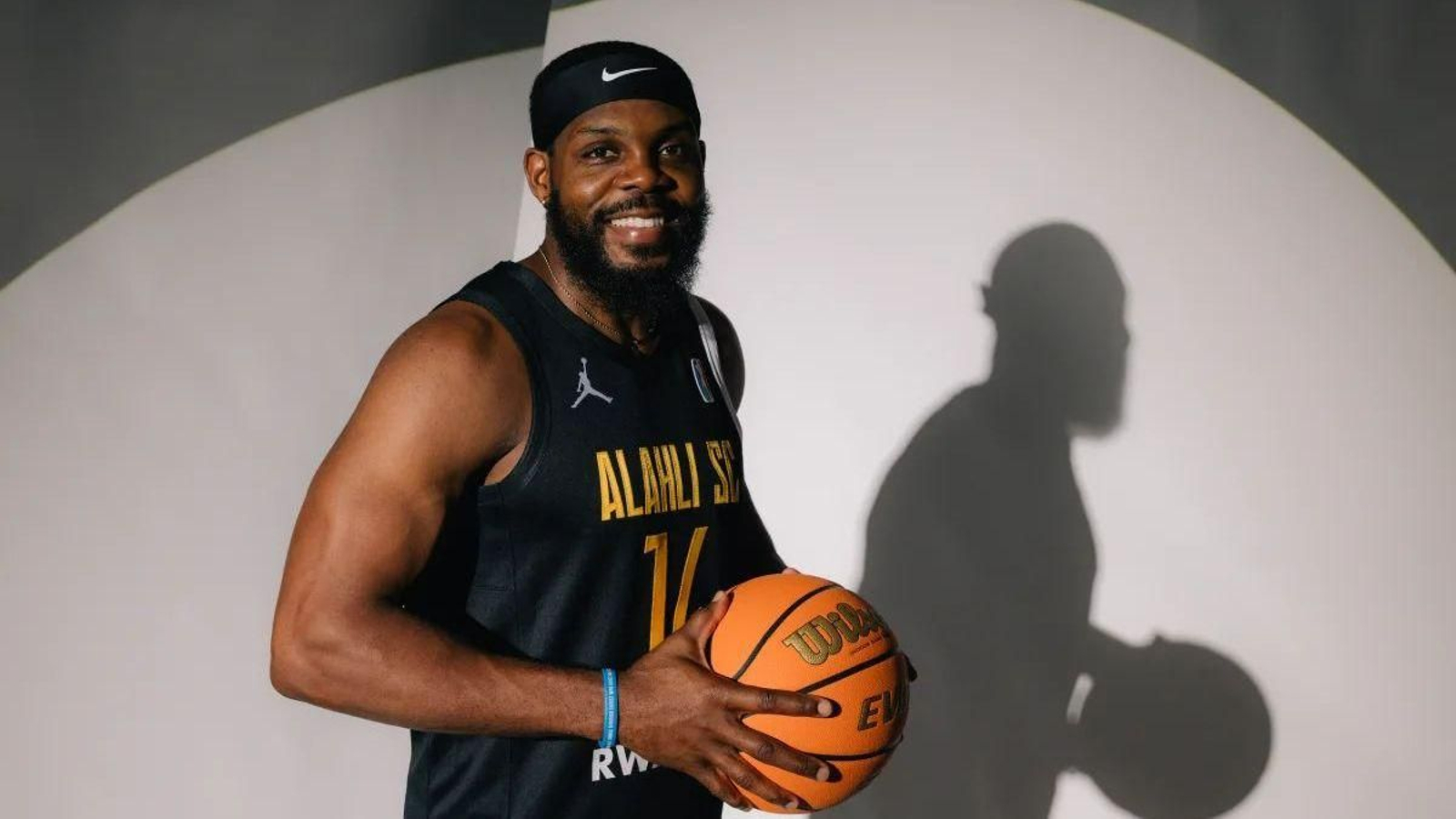 Marcos Knight durante la sesión de fotos oficial de la Intercontinental.