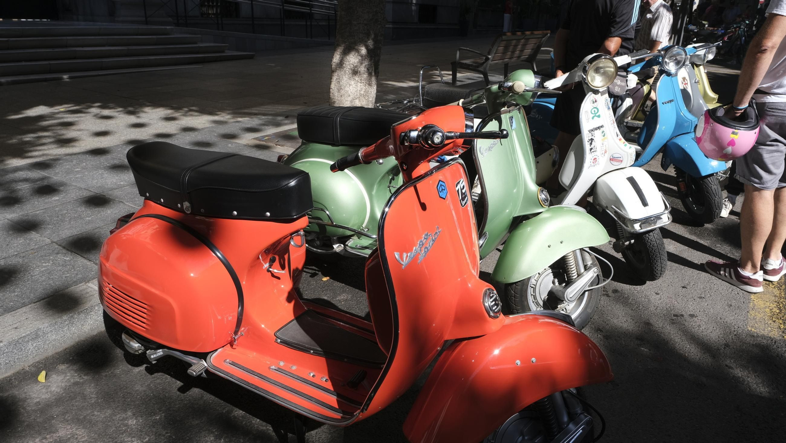 Exposición de Motos Antiguas de la Feria de Almería, en imágenes