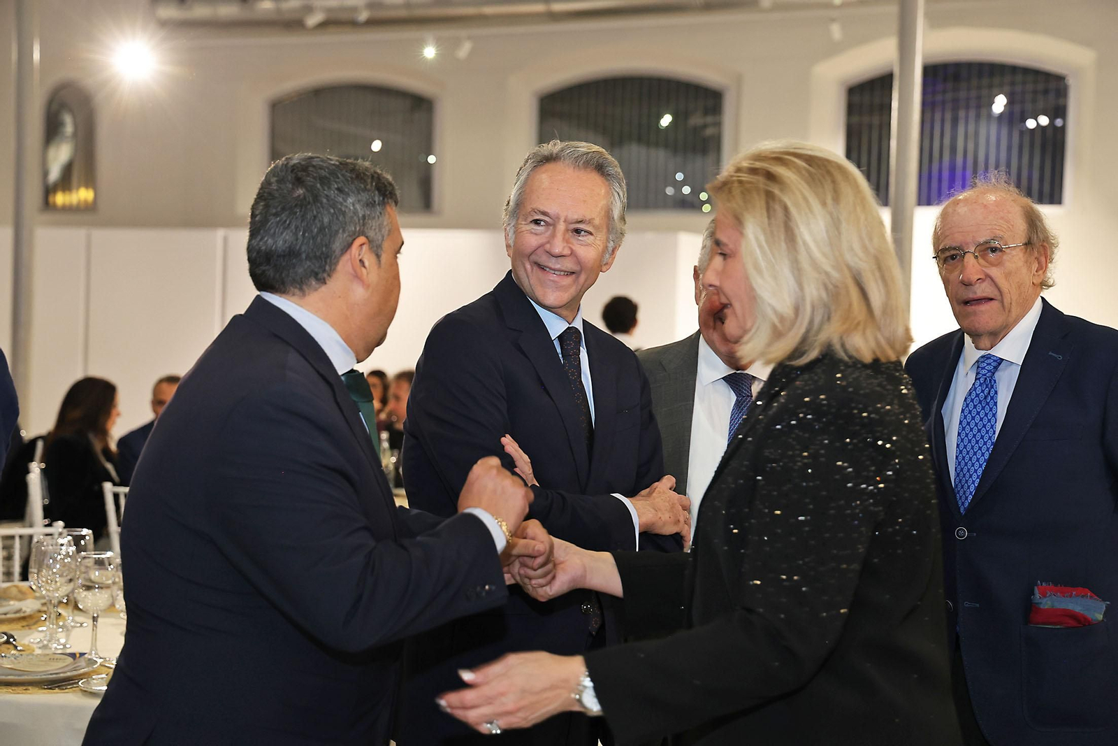 Imágenes de los invitados a la gala de los  37 premios Onubenses del Año