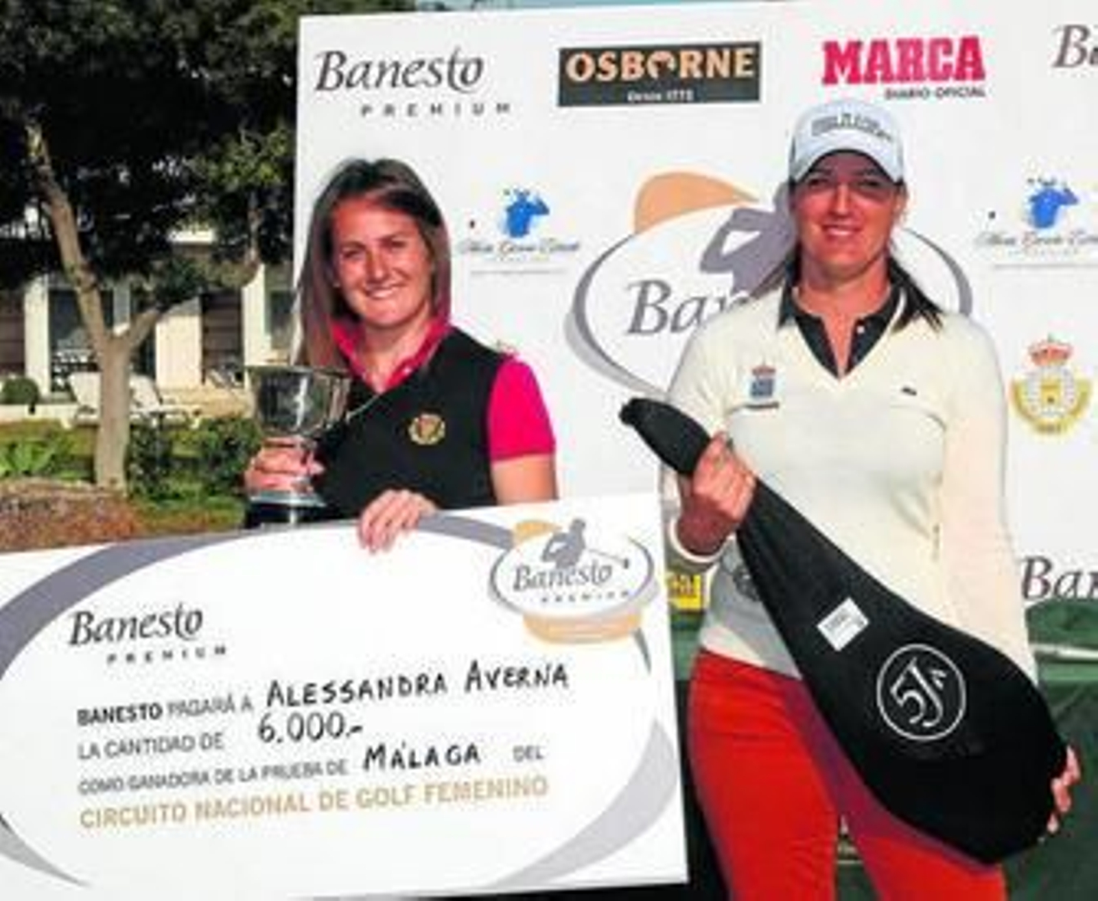 Alessandra Averna y Laura Cabanillas, tras el torneo.