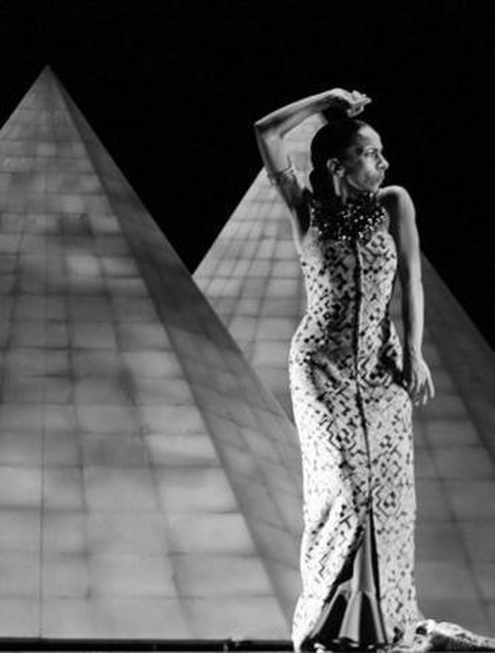 Isabel Bayón emula a Tórtola en el baile de 'La Serpiente'