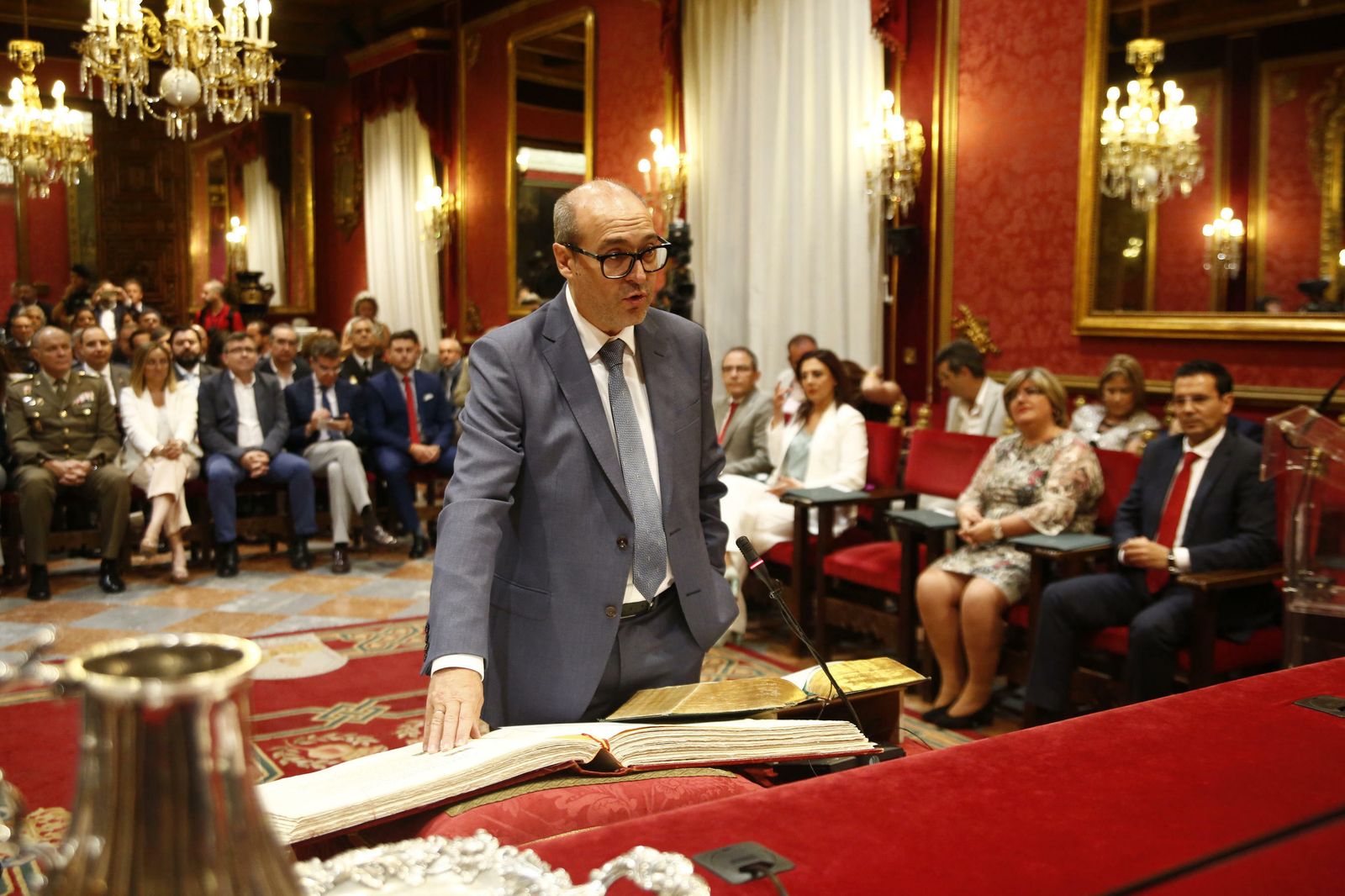 Las imágenes de la jornada de constitución del Ayuntamiento de Granada