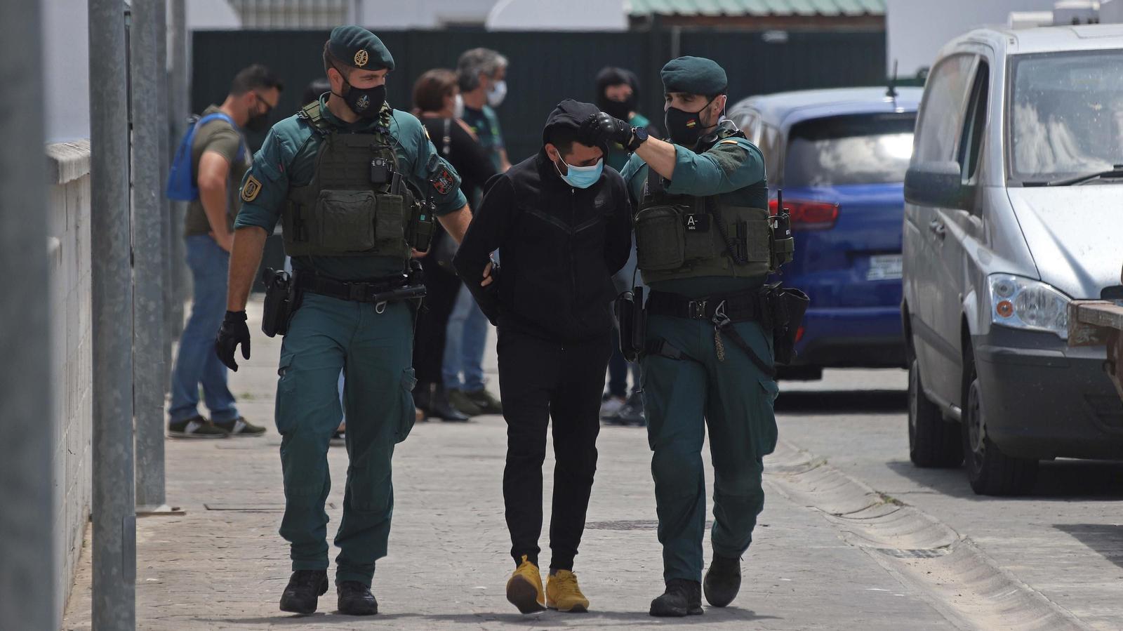 Fotos de los registros de la Guardia Civil en Algeciras Fotos de los registros de la Guardia Civil en Algeciras