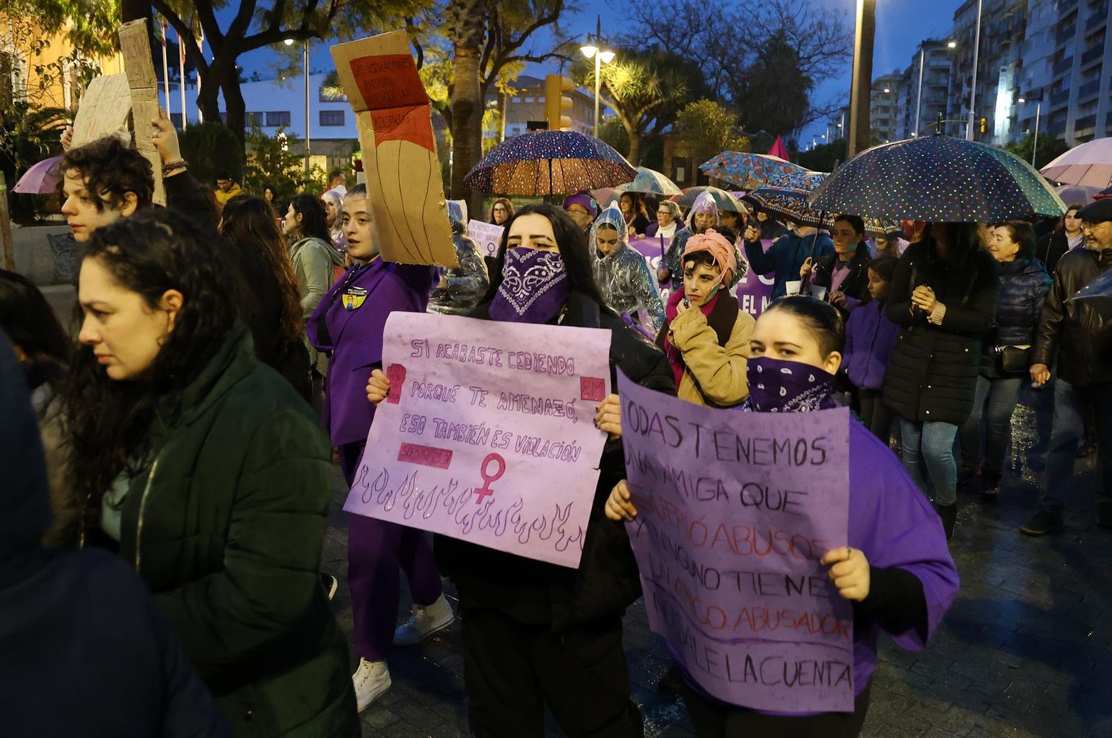 Imágenes de la manifestación del 8M en Huelva