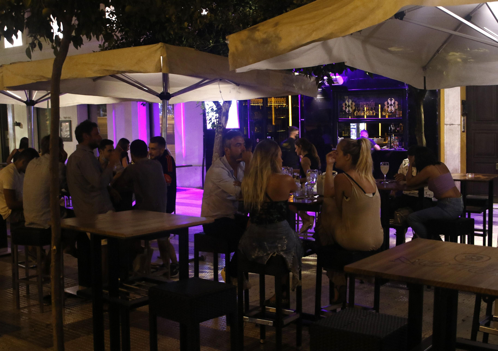 Bar de copas, uno de los sectores afectados por las restricciones