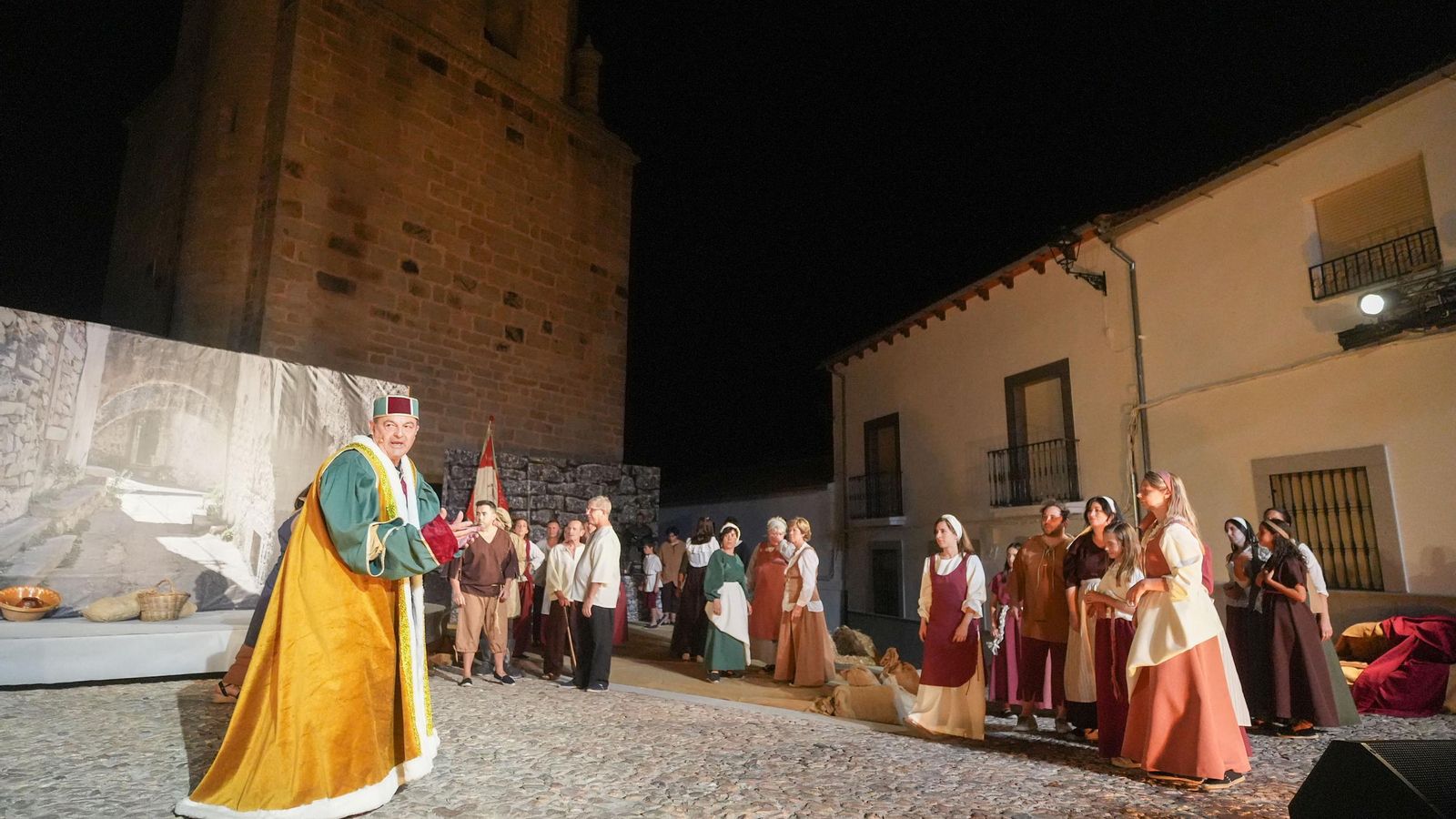 'Asonada', obra de teatro popular de Pedroche. 'Asonada', obra de teatro popular de Pedroche.