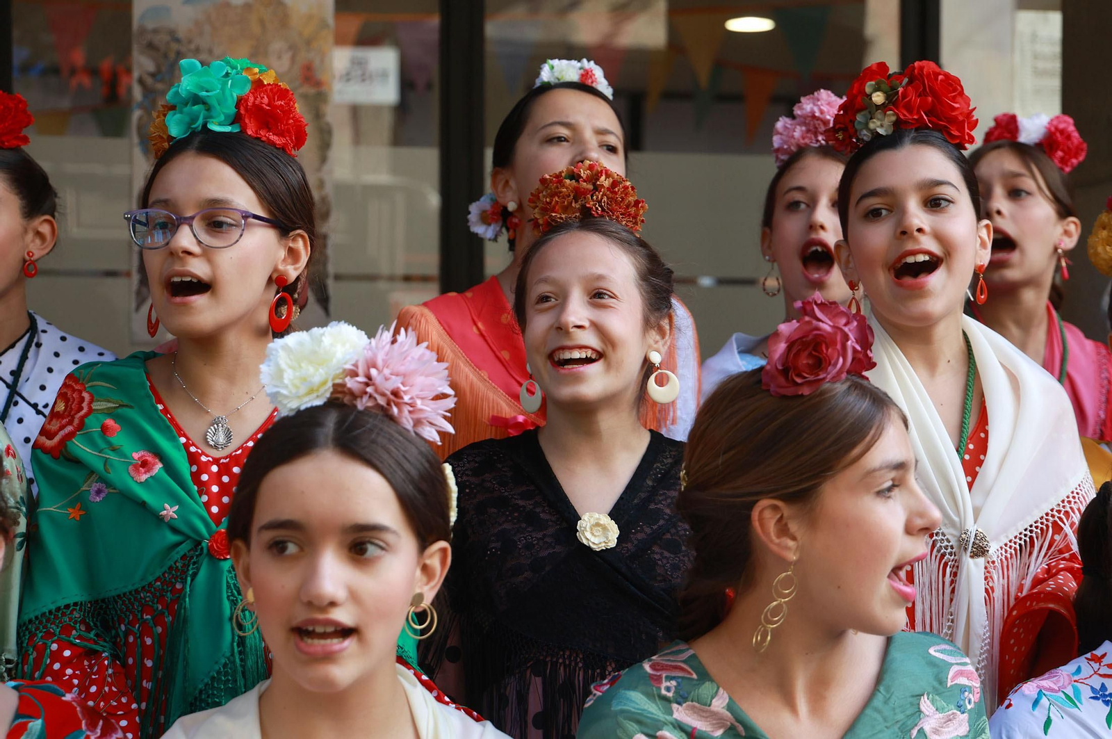 Las mejores imágenes de los peregrinos en la salida de Emigrantes