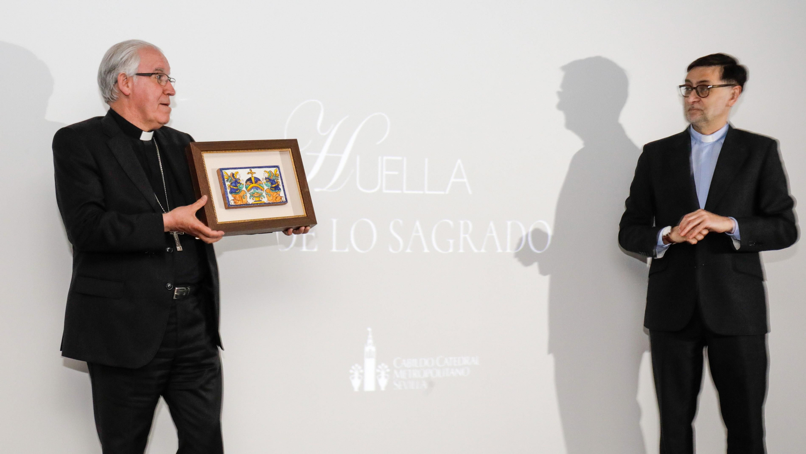 Presentación del proyecto expositivo "Huella de lo Sagrado" en la parroquia del Salvador