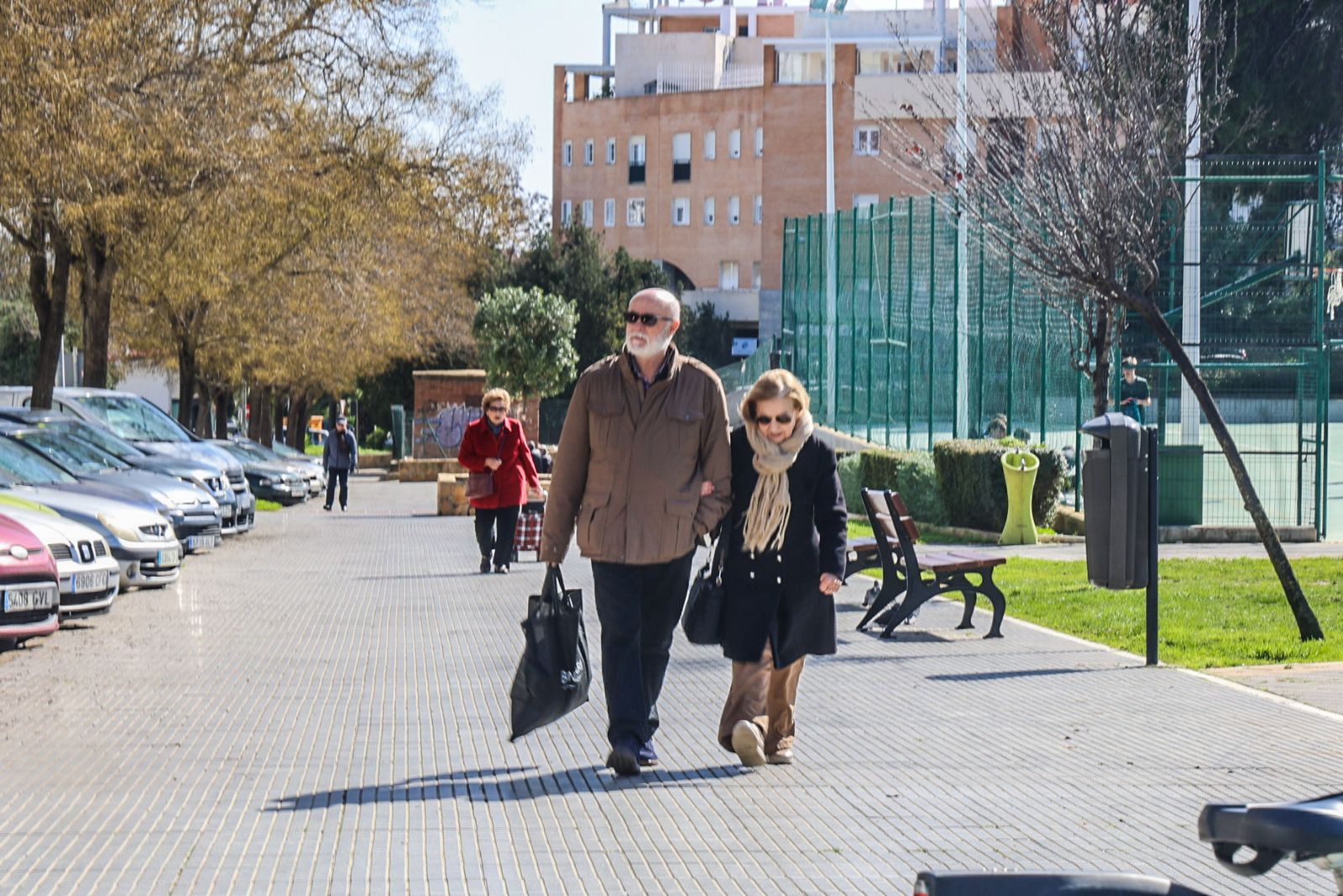 Fotografías de ambiente de la fría mañana en la ciudad