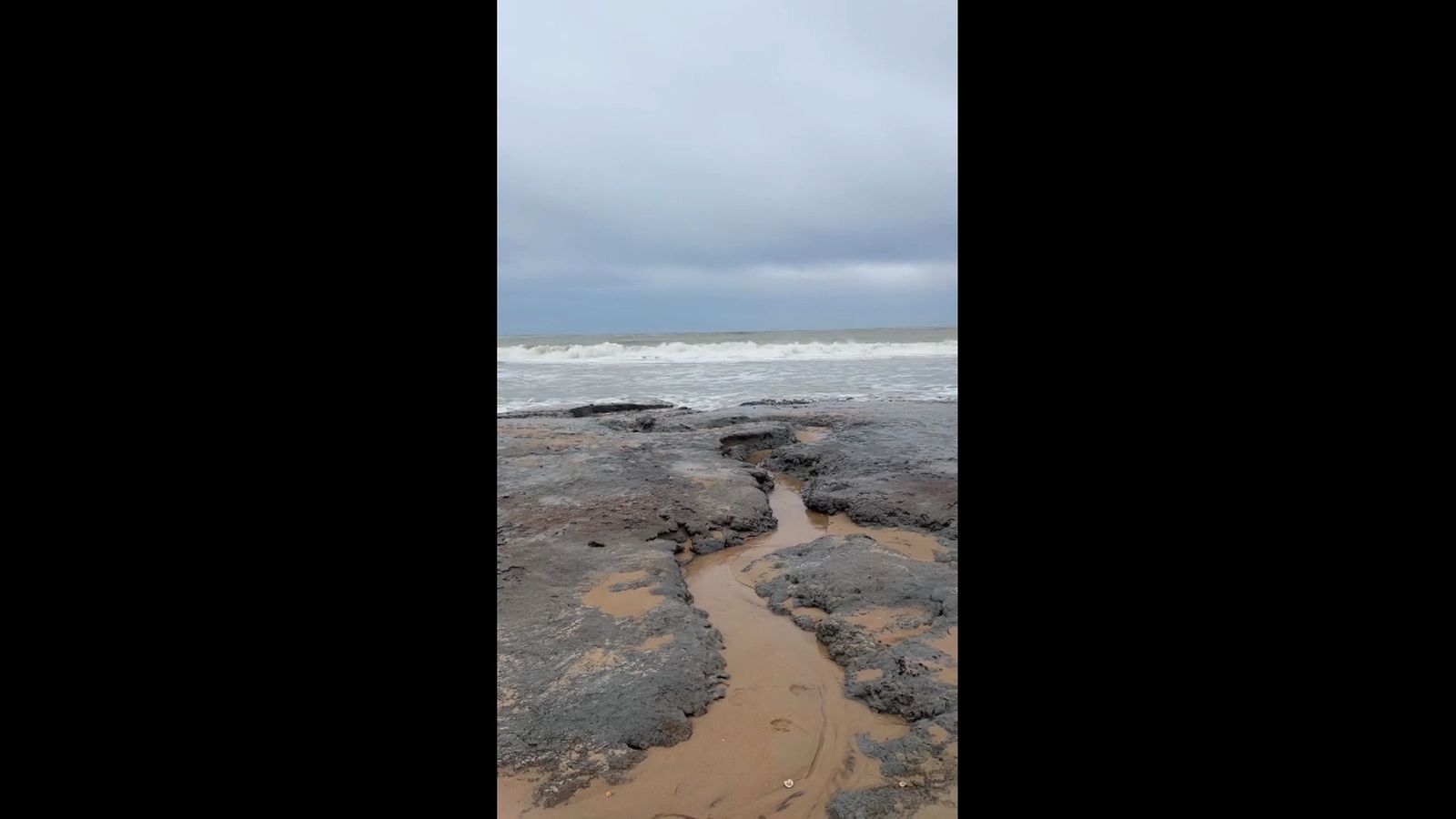 Así está la playa de Camposoto en San Fernando tras el tren de borrascas