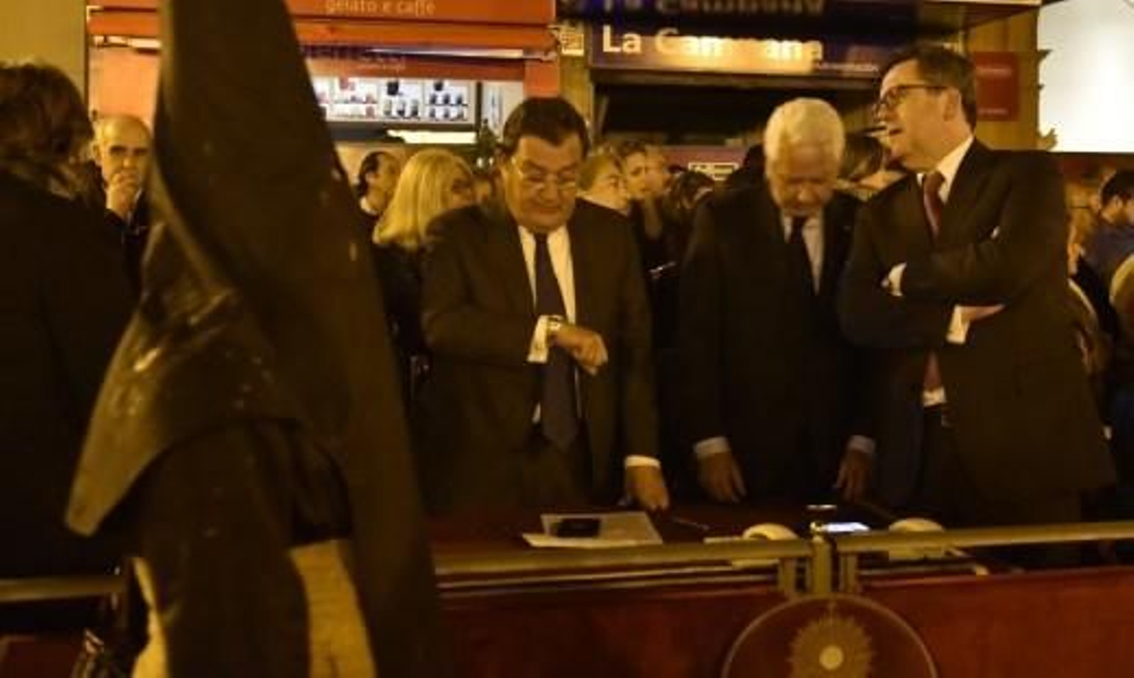 El presidente del Consejo, Joaquín Sainz de la Maza, en el palquillo de la Campana la pasada Madrugada.