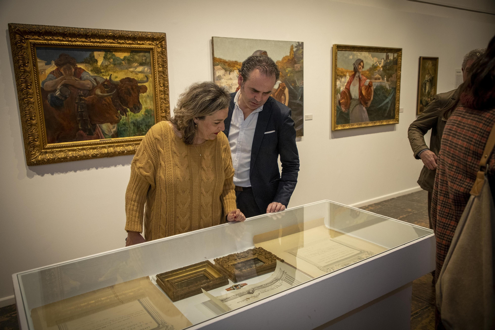 La inauguración de la exposición antológica del pintor Tomás Muñoz Lucena, en imágenes