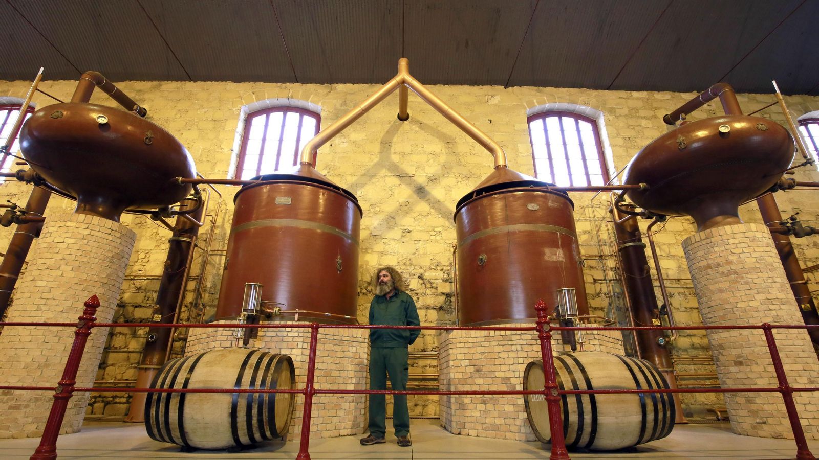 Otra imagen del actual alambique de Lepanto, del tipo 'charenteis' como los fundacionales. Otra imagen del actual alambique de Lepanto, del tipo 'charenteis' como los fundacionales.