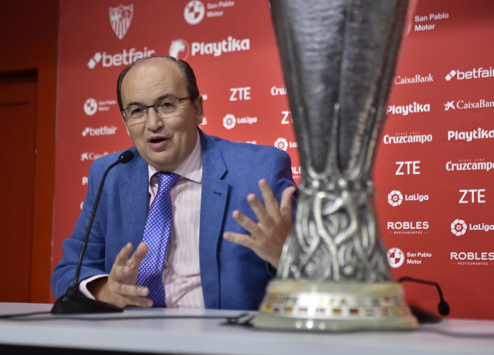 Las imágenes de la emotiva despedida de Nico Pareja del Sevilla