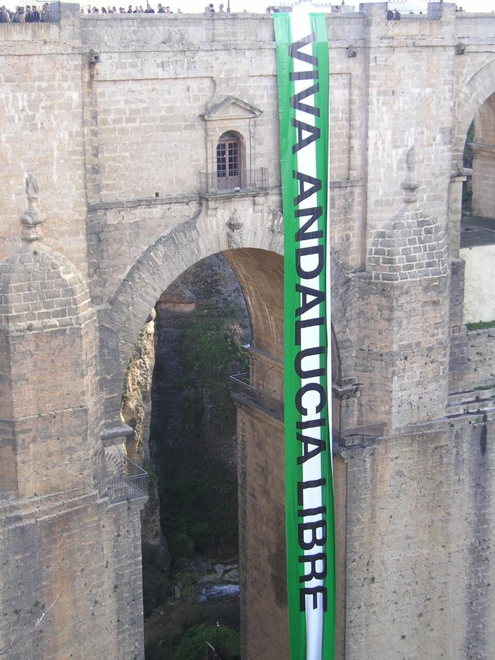 Bandera en el Tajo de Ronda.