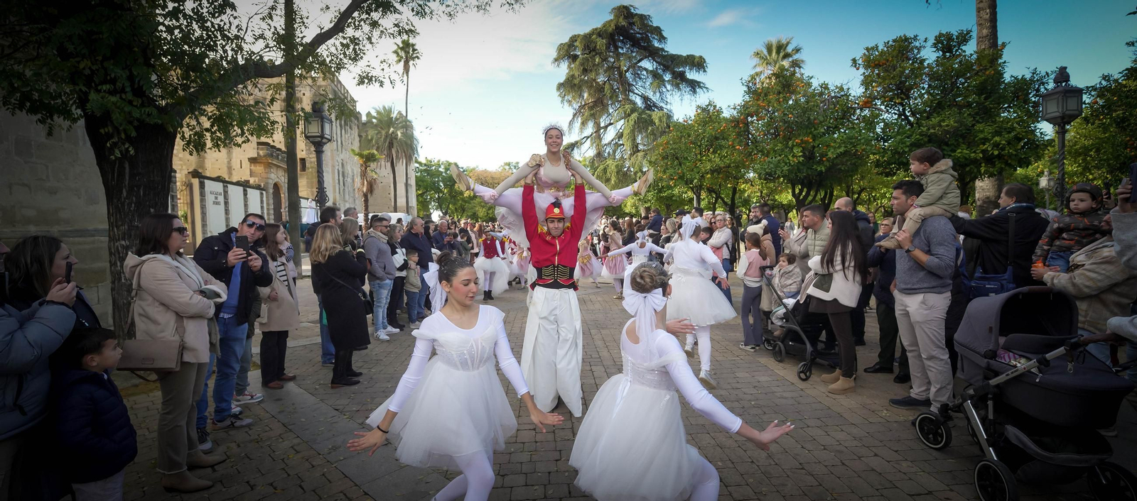 Imágenes del pasacalles Cascanueces en Jerez