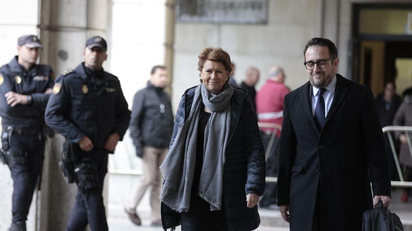 Magdalena Álvarez entrando en la Audiencia de Sevilla para la sentencia de los ERE