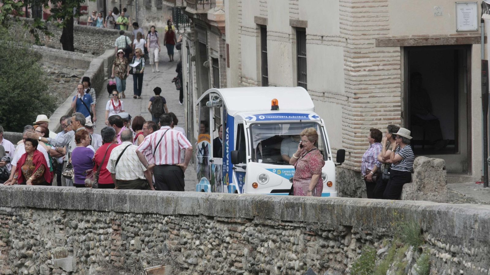 La Carrera del Darro se cerró al tráfico.