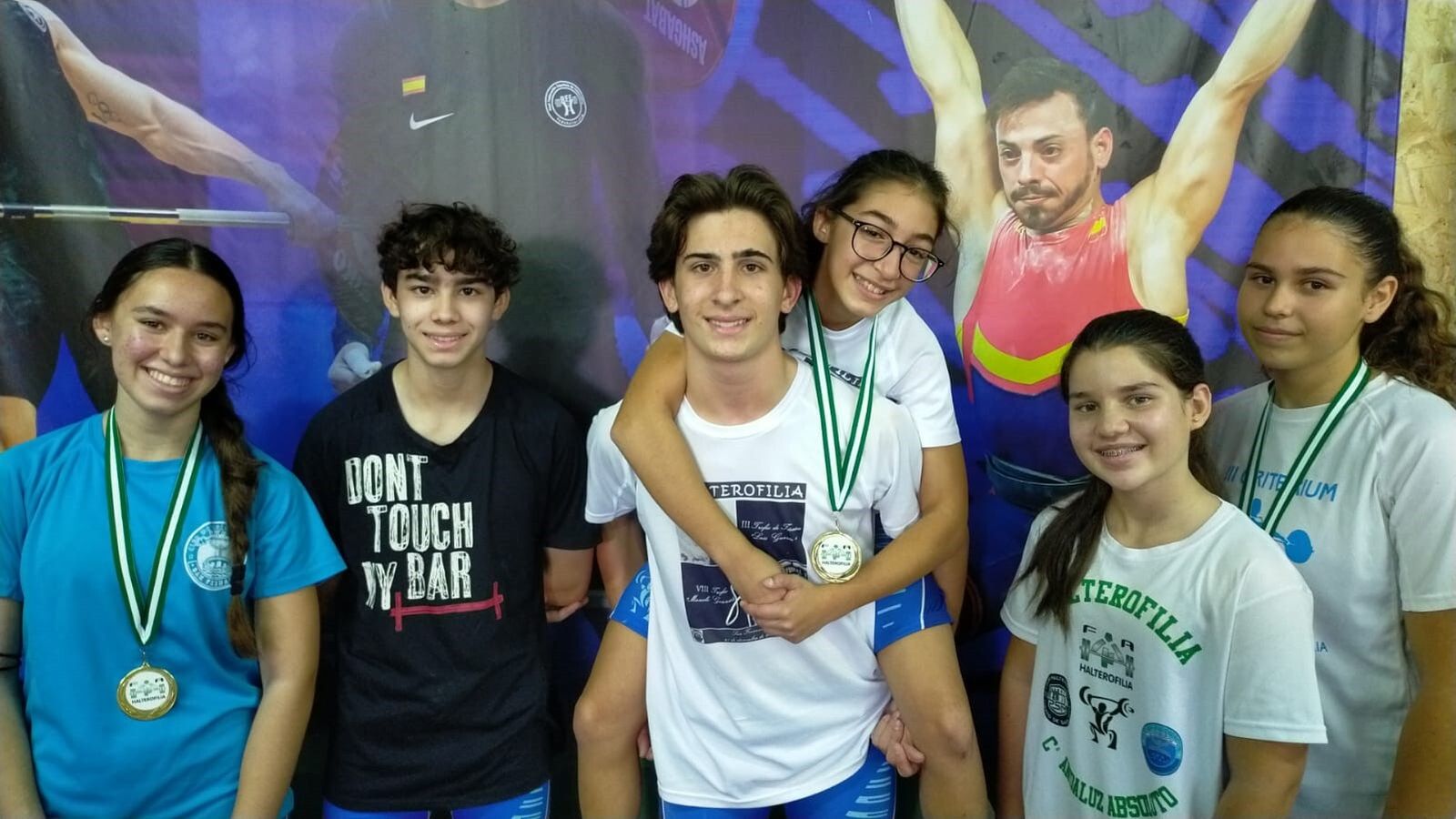 Participantes del Club de Halterofilia de San Fernando en el Campeonato de Andalucía Sub-15.