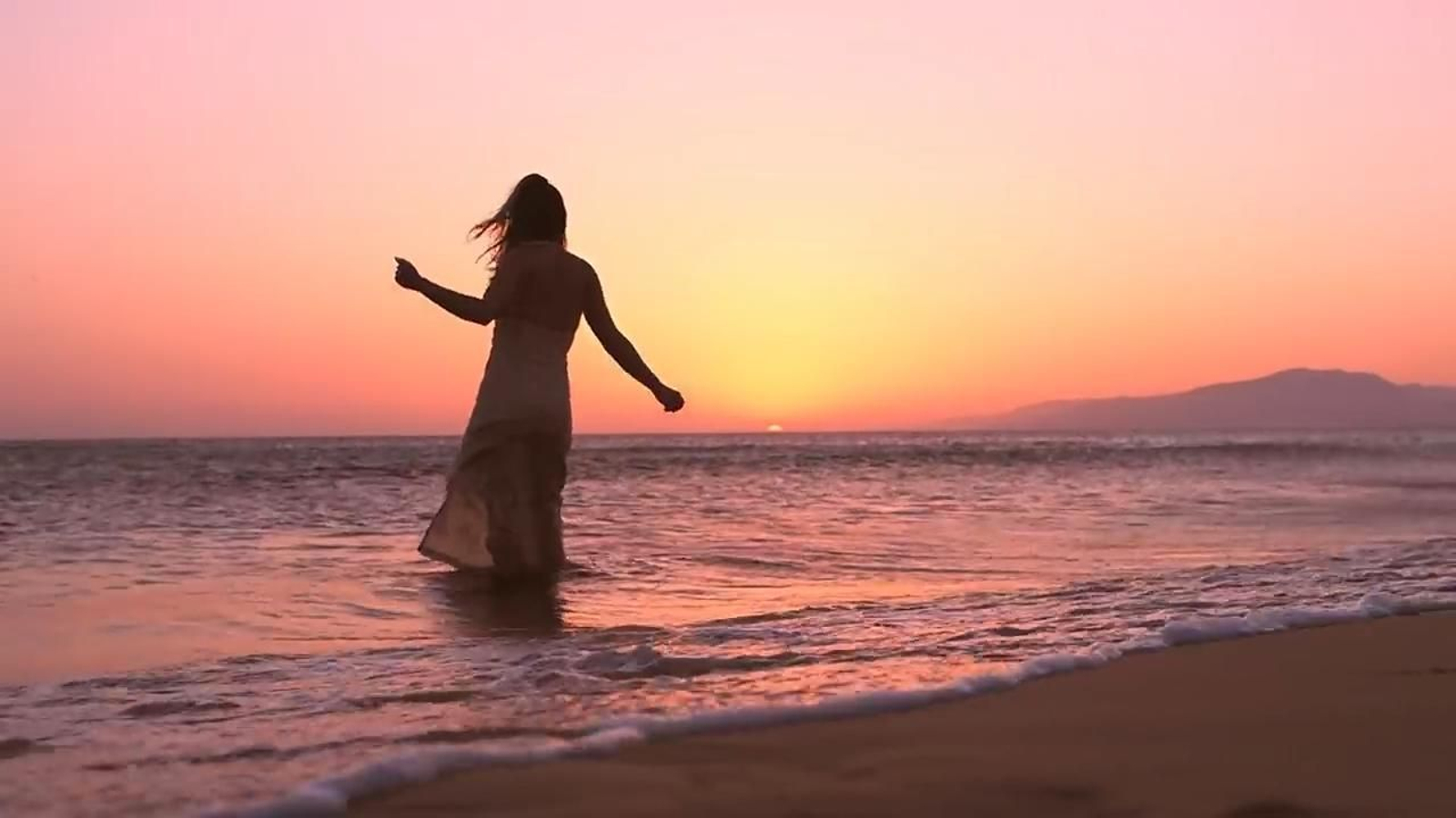 Vanesa Martín canta Universo Tarifa