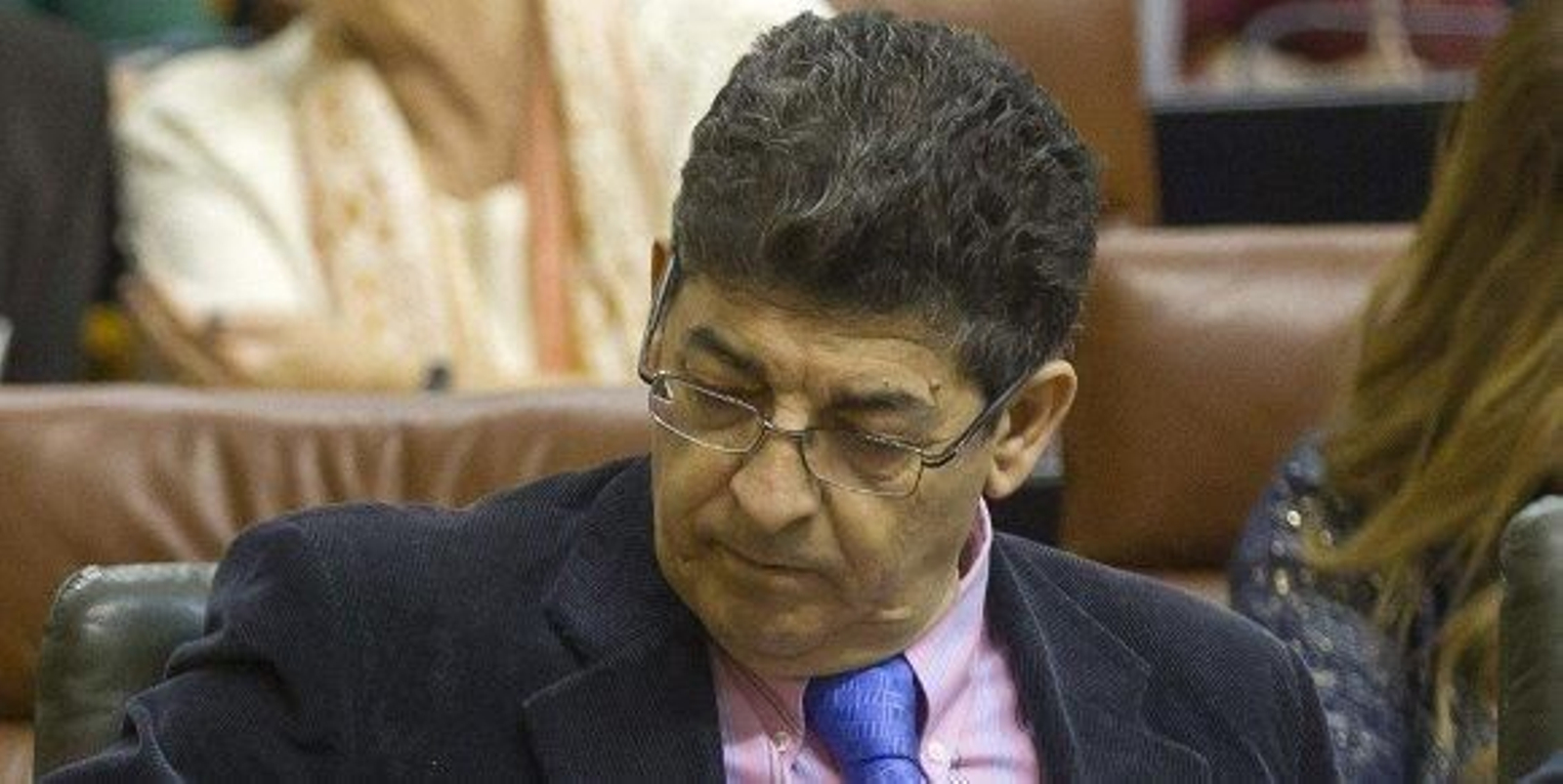 Valderas reclama "más seriedad" y rechaza que IU amenace al PSOE