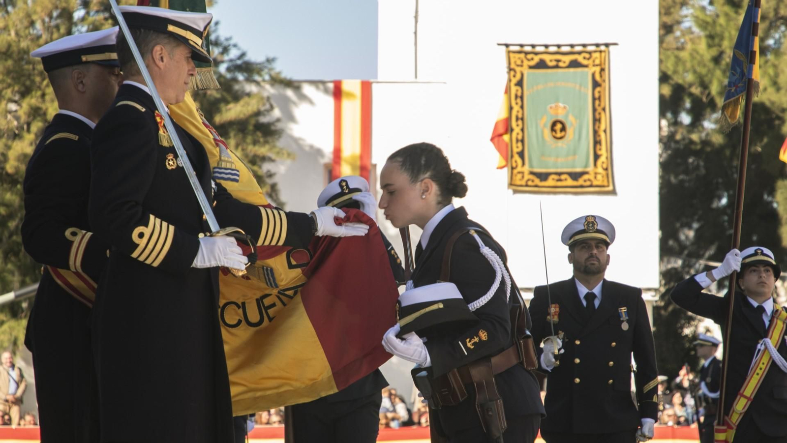 Las imágenes de la jura de bandera en la Escuela de Suboficiales de la Armada en San Fernando