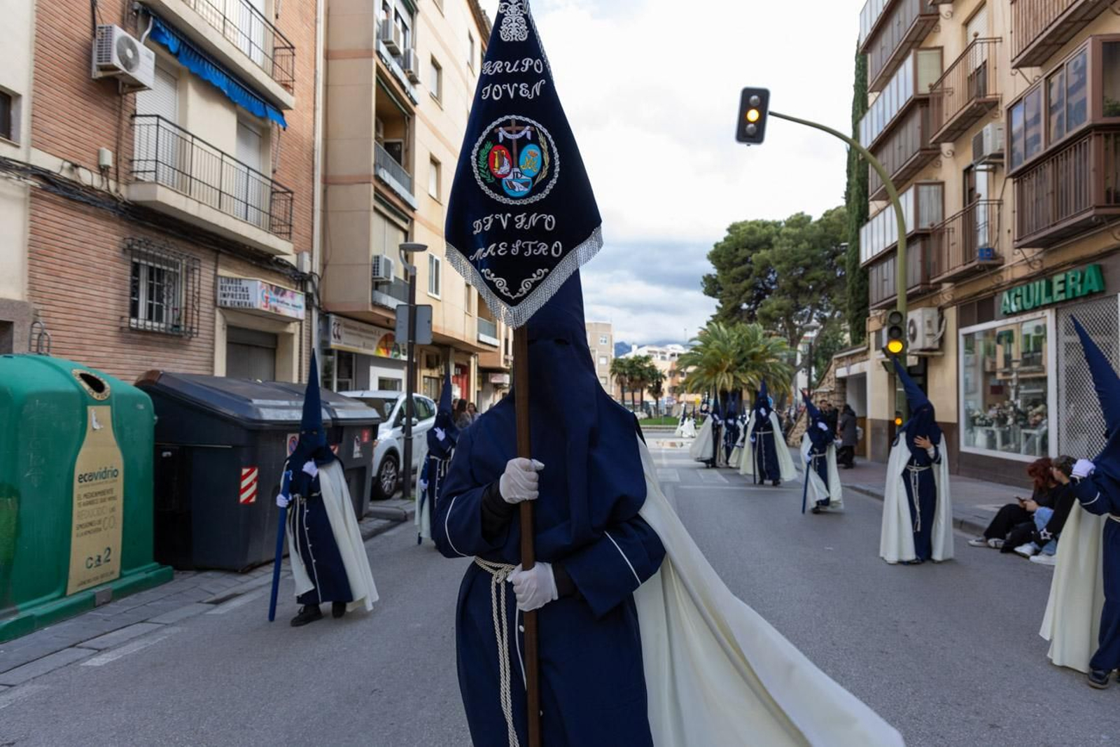 La temida lluvia impide el desarrollo normal de este Martes Santo