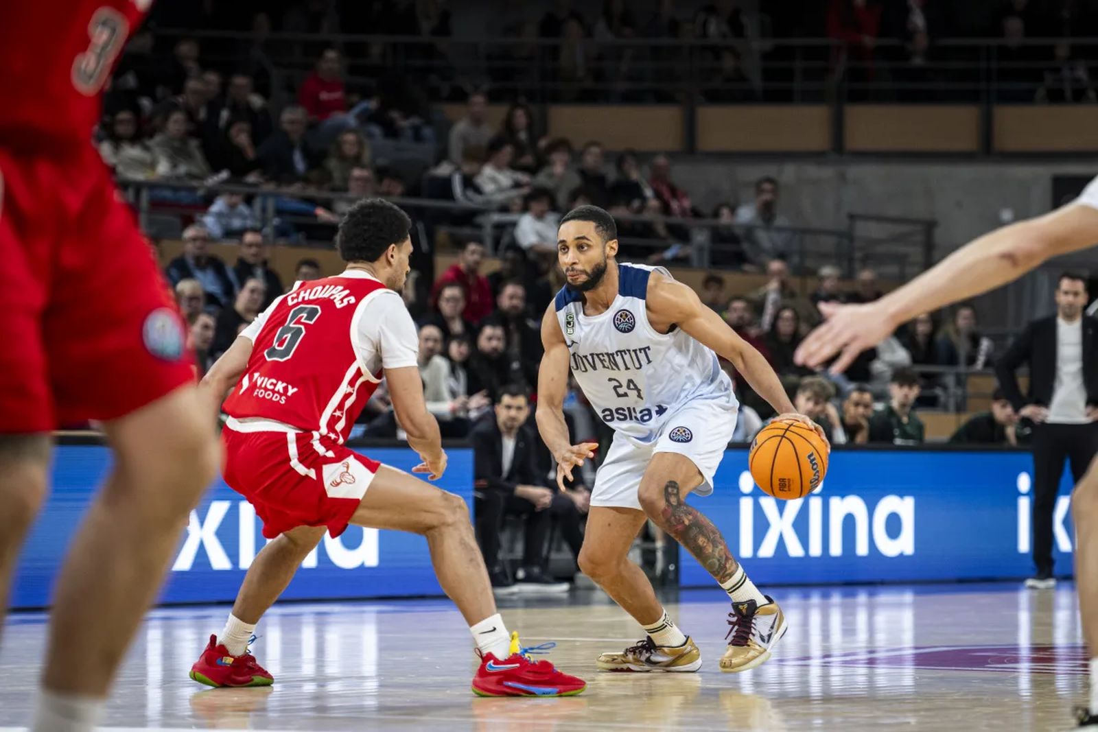 BCL: El Chalon vence al Joventut (84-77) y pone ardiendo el grupo del Unicaja